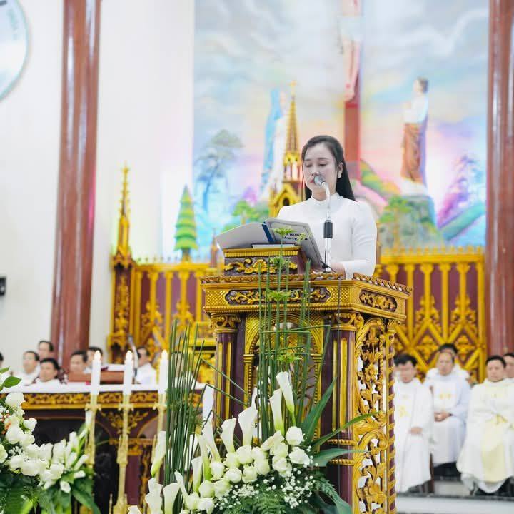 👉 Lễ vật dâng ngài 👉 St: Thanh nhàn 🗣️ Ca đoàn Cecilia ia 🌹 Link ...