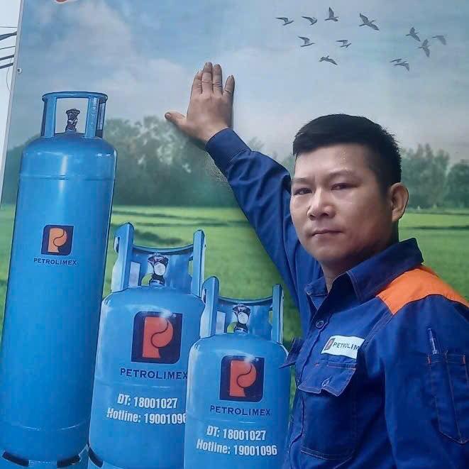 Con gái đúc cho mẹ ăn #mevacon #u52u27 | Tuoi Ngoc Huynh