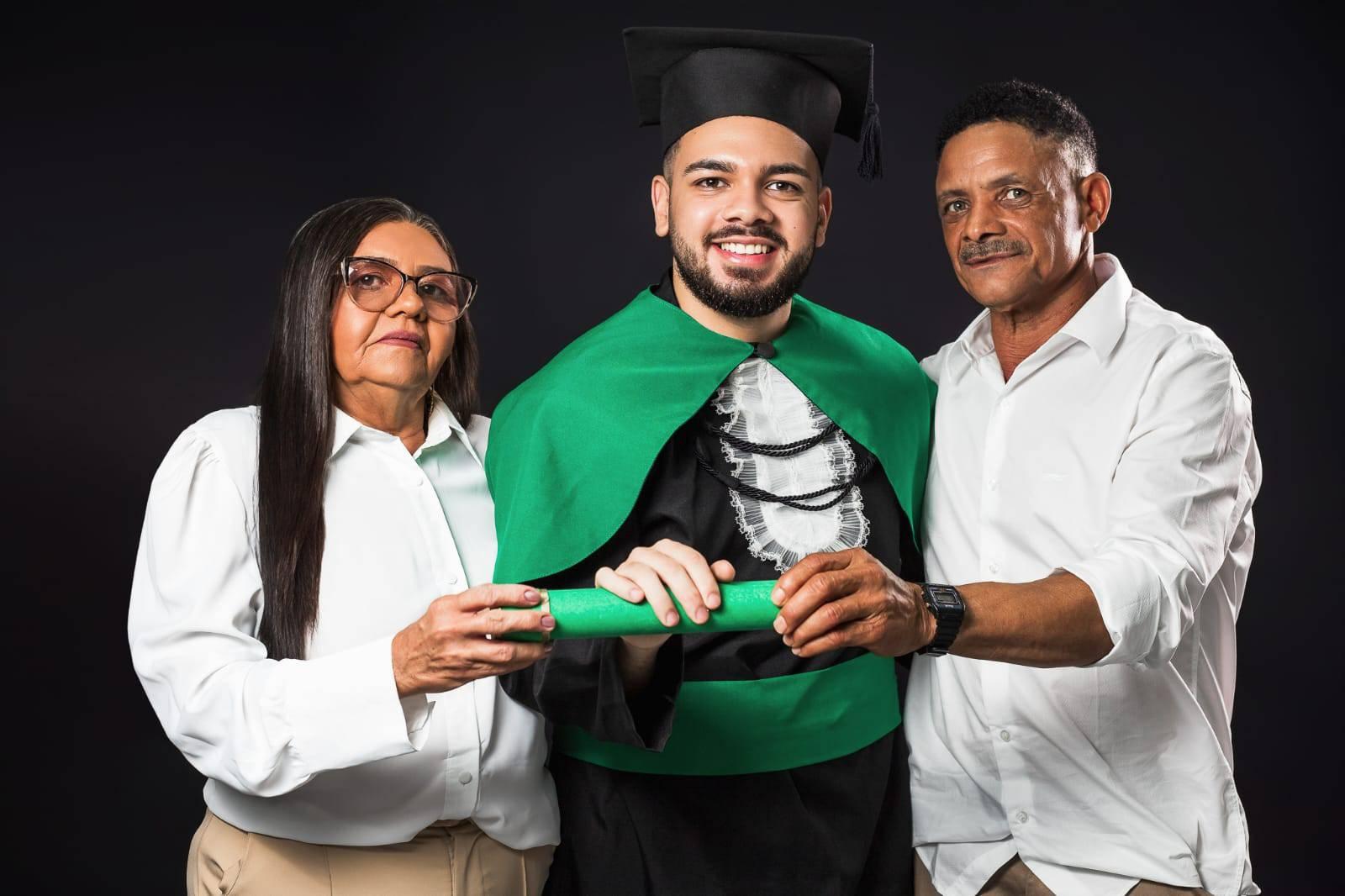 HISTÓRIA DA MÃE QUE TEVE DOIS BEBÊS GÊMEOS UM ERA DE OURO E O OUTRO DE ...