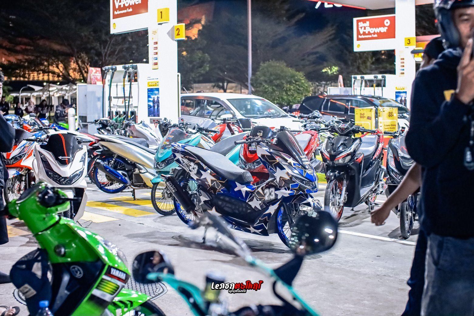 Maap kalo suhu kalian jadi panas 🤙 Indri Damayanti 🌹😻 T-shirt by Pcx ...