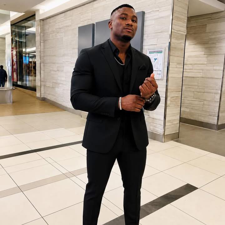 📍 day off and junk food 🍱 . . . . . . #trendingnow | Anele Mvelisi Sofika