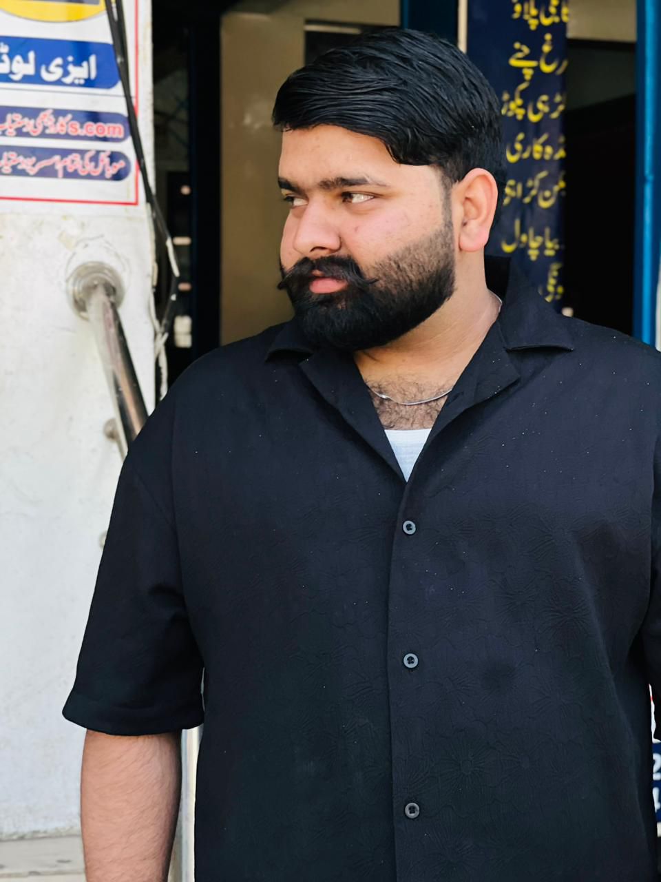 Raja Shari Khan