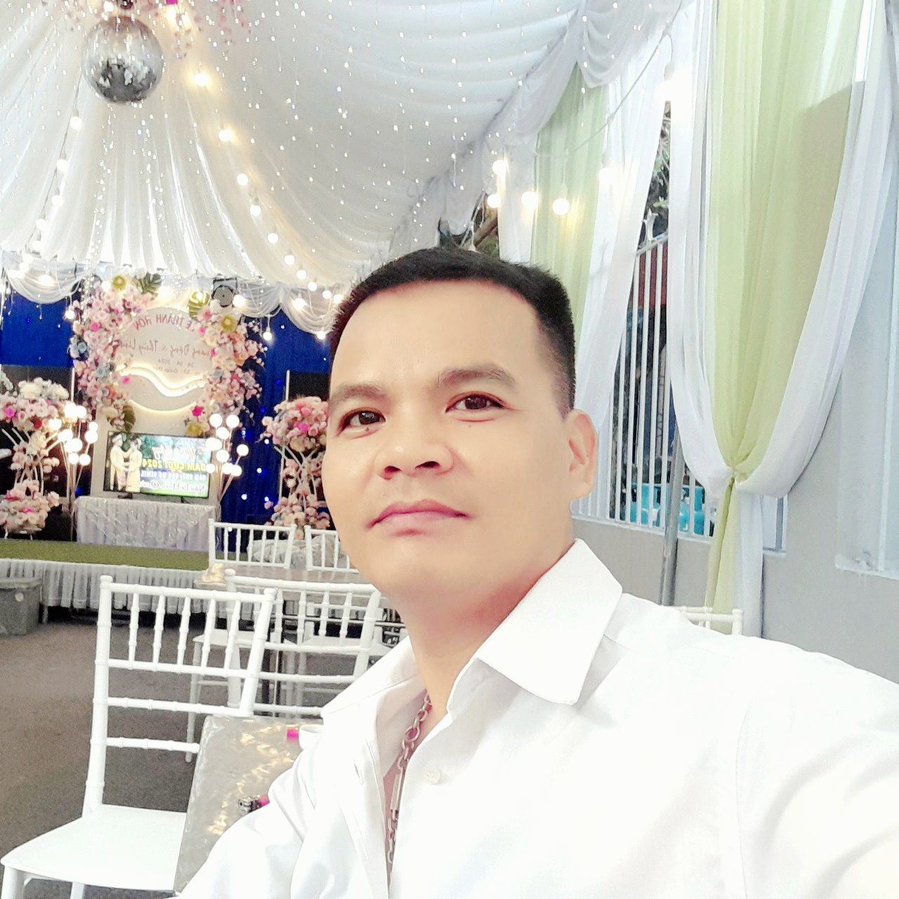 Nhờ nàng hái giùn tôi màu hoa thắm chưa tàn............ | Lê Hiền