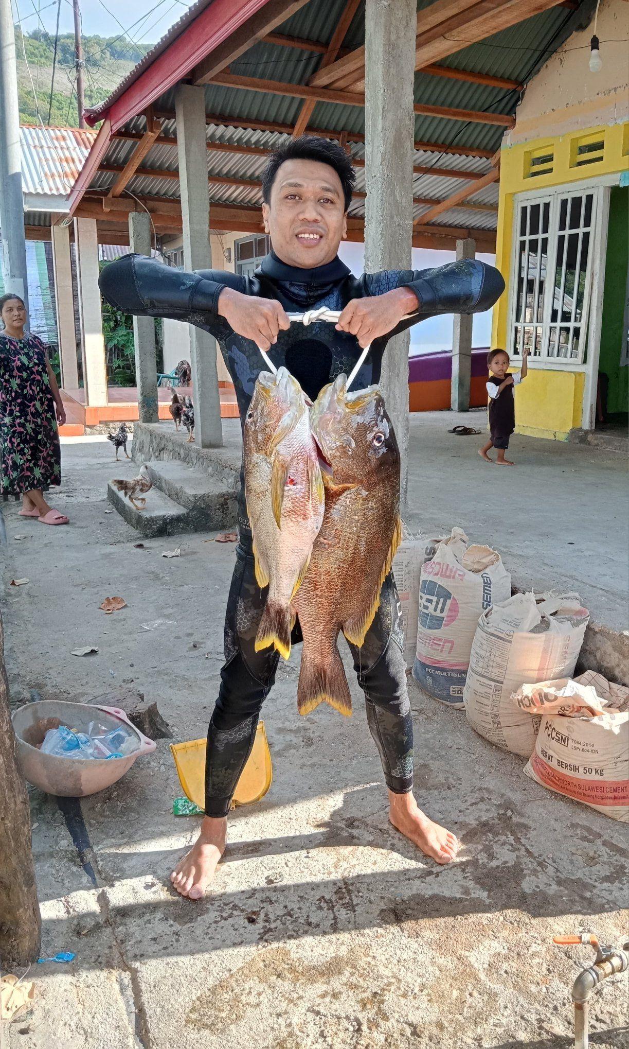 Speargan pesanan dari costumer dari eropa. | Lip Chien
