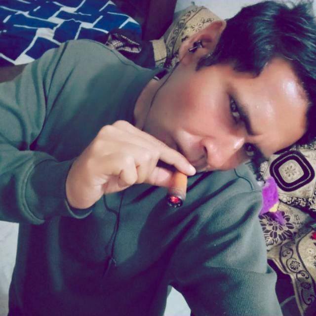 Meri jaan zehar hai ye 👀 #reels #trending #viral #reelitfeelit #explore ...