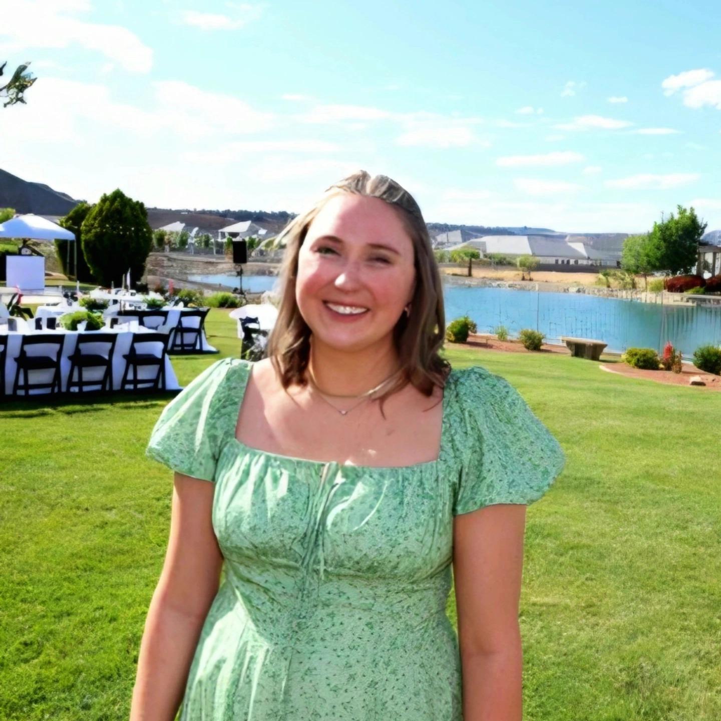 Thrifting with a $1000 wedding budget | Kaelyn Gutierrez