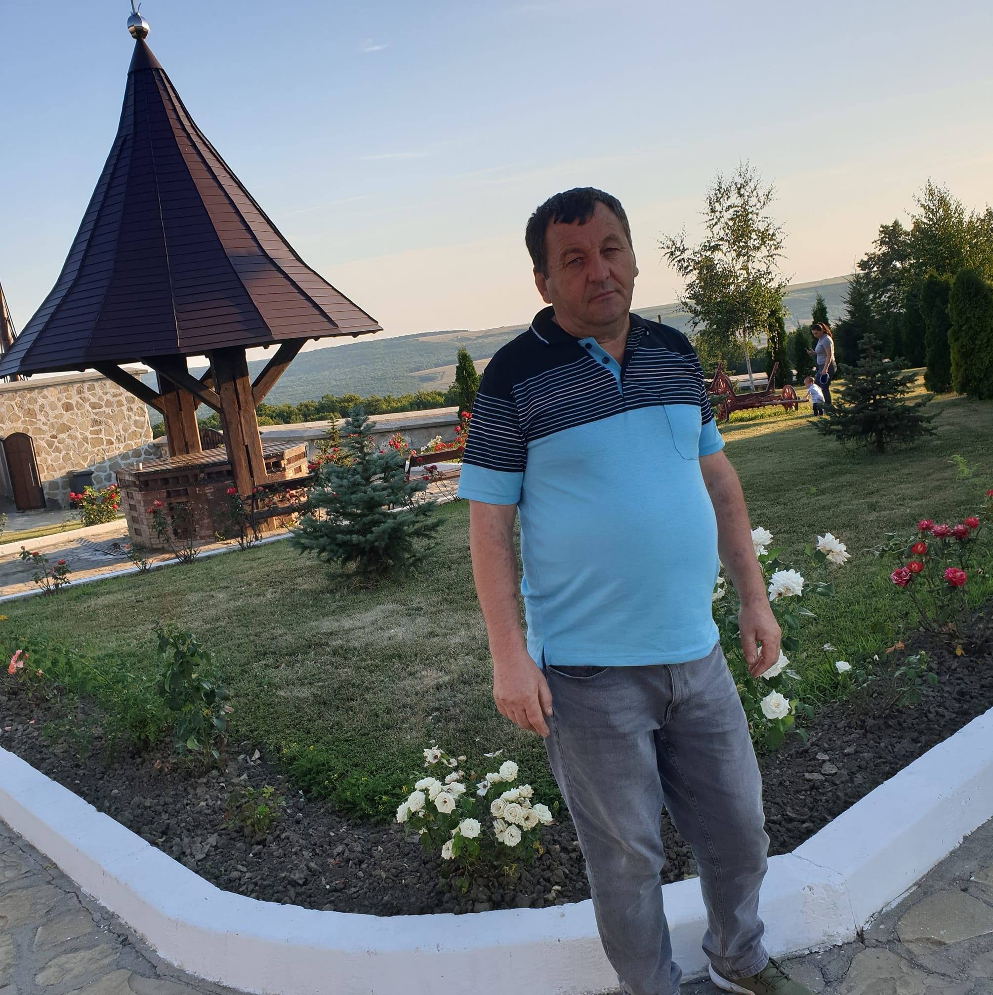 Pe aici a sărit și a intrat în curte hoții 🔔☝️ trebuie prinși și ...