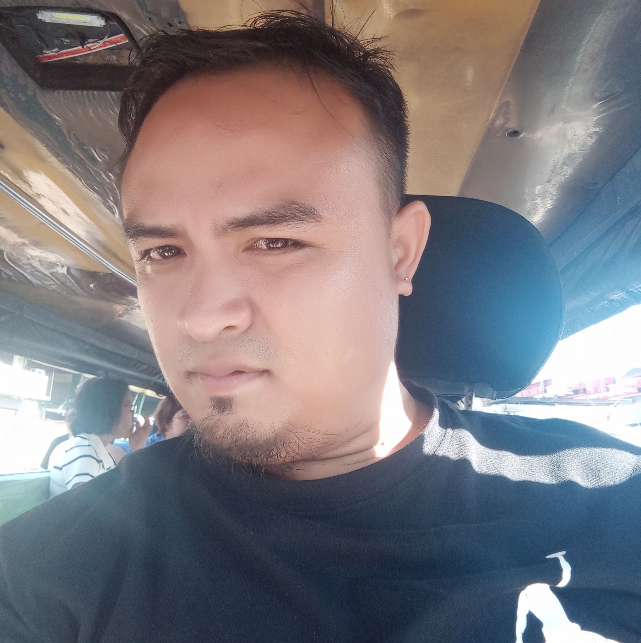 Jhay R Armada