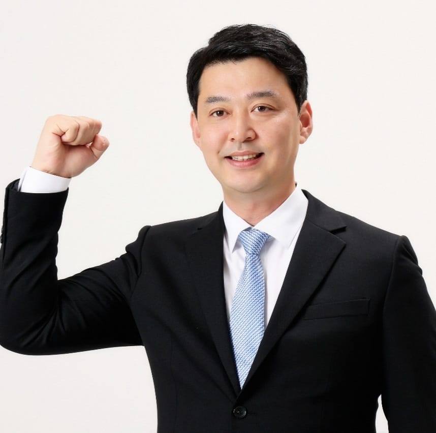 최재현