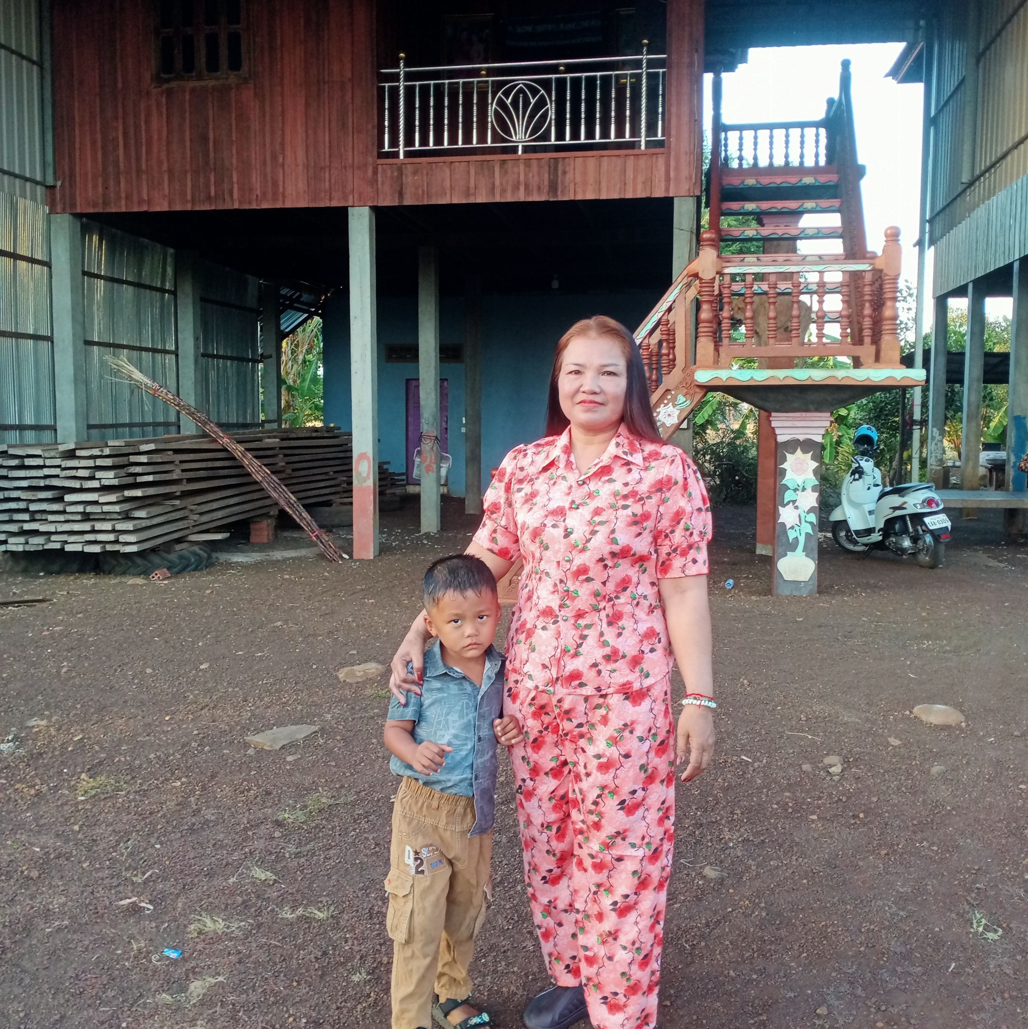 ឡើងផ្សារពីរអ្នកម៉ែក្មេកម្ដង☺️ ️ #អ្នកតាមដាន | Sreytey Cheak