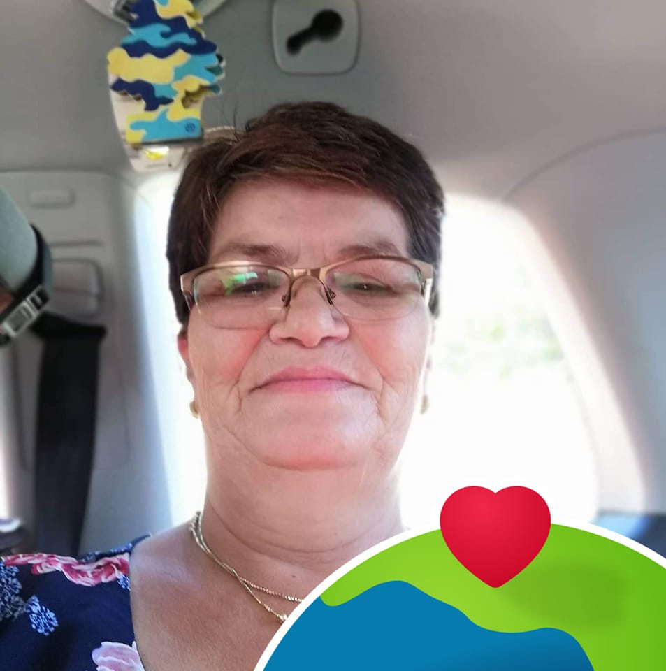 Felicitări, - La mulţi ani Camelia! Să te bucuri de sănătate, fericire ...