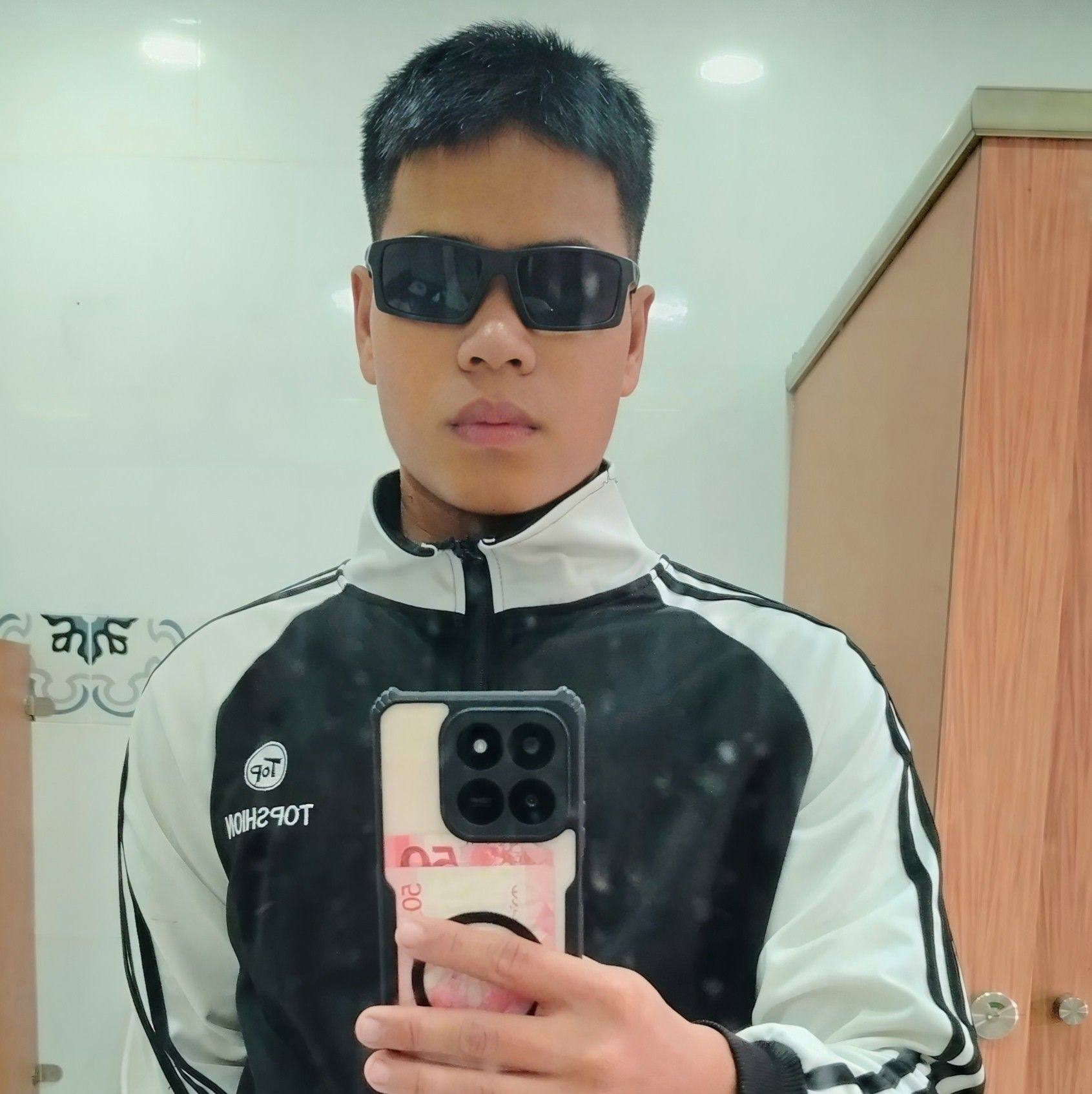 Mark Jayjay Montecino Rillo