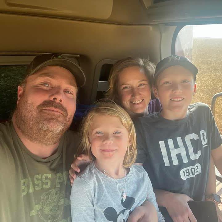 Hay Baler Tech Page | Rb564 won’t stop wrapping .Duck bill comes home ...