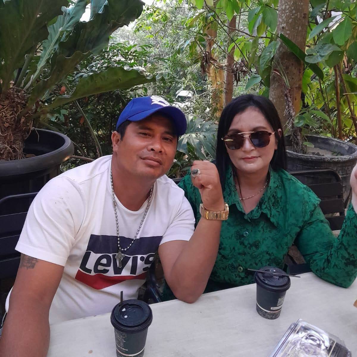 Terimakasih ya dr cantik Nathalia Elizabeth .. Sudah datg jahit baju ...