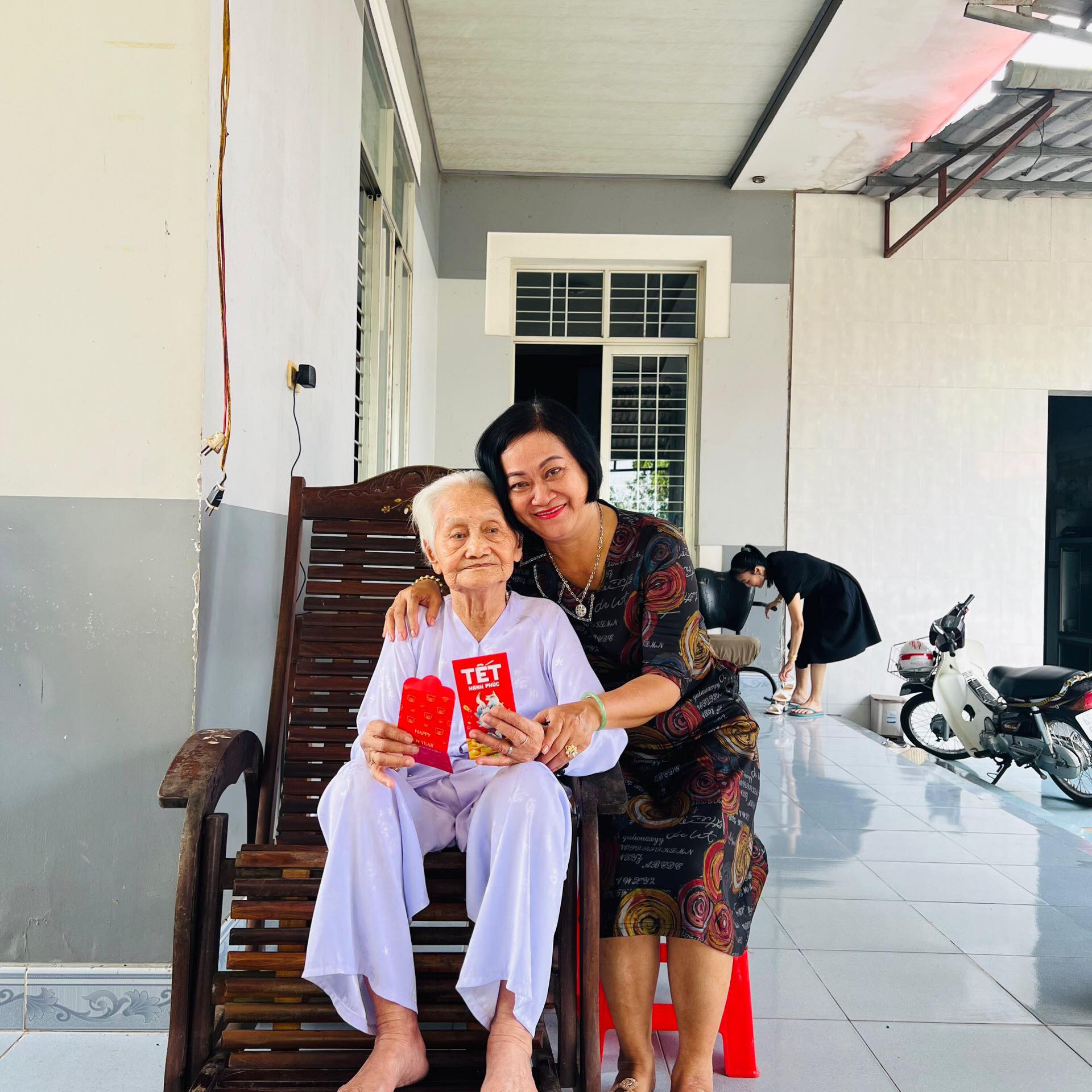 Cắt móng chân mà ướt quần #minhtam | Minh Tâm