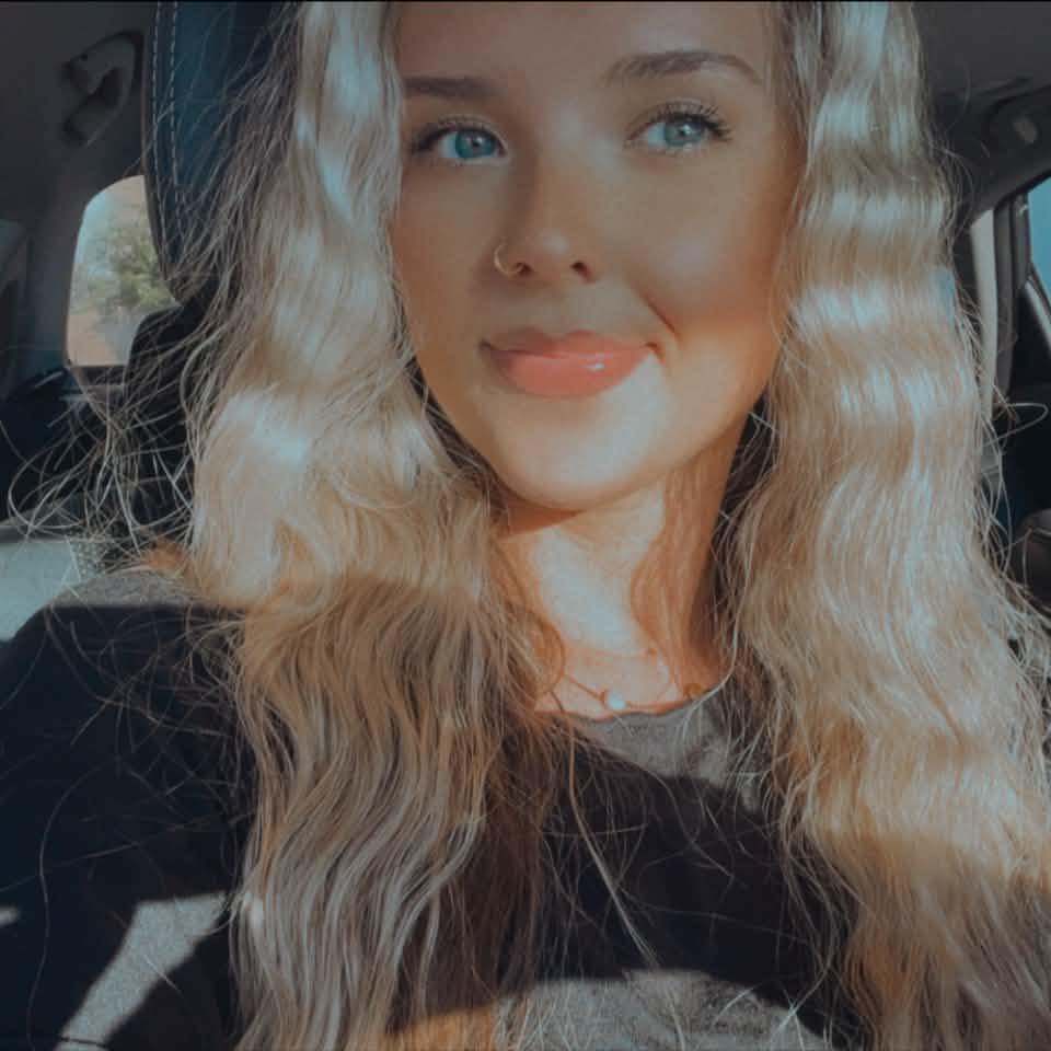 Emma Raine Roberts