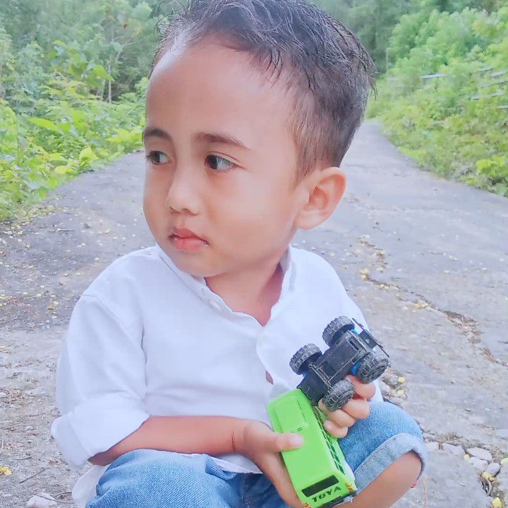 sederhana-asal-mereka-senang-adriana