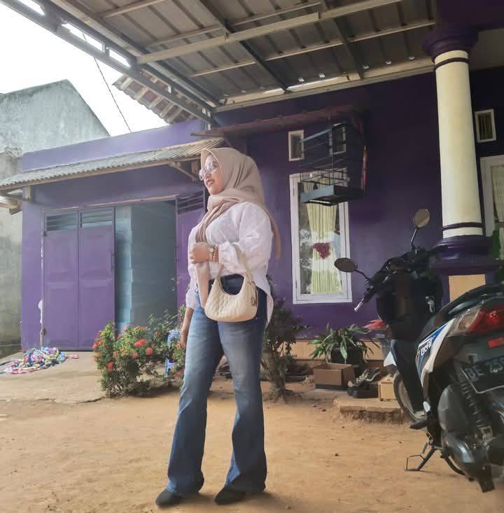 Seneng nya bocilku setiap dijemput sekolah langsung lari, jadilah anak ...