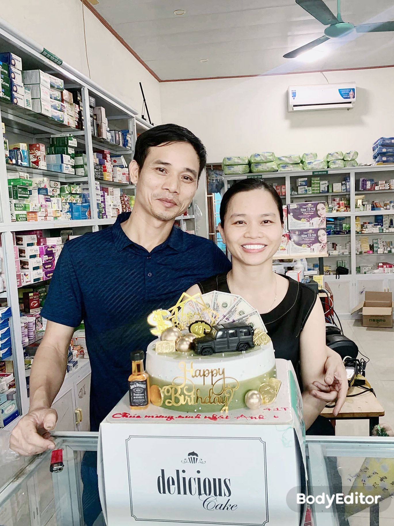 Một ngày làm việc tại Nhà thuốc Sơn Nga | Son Nga