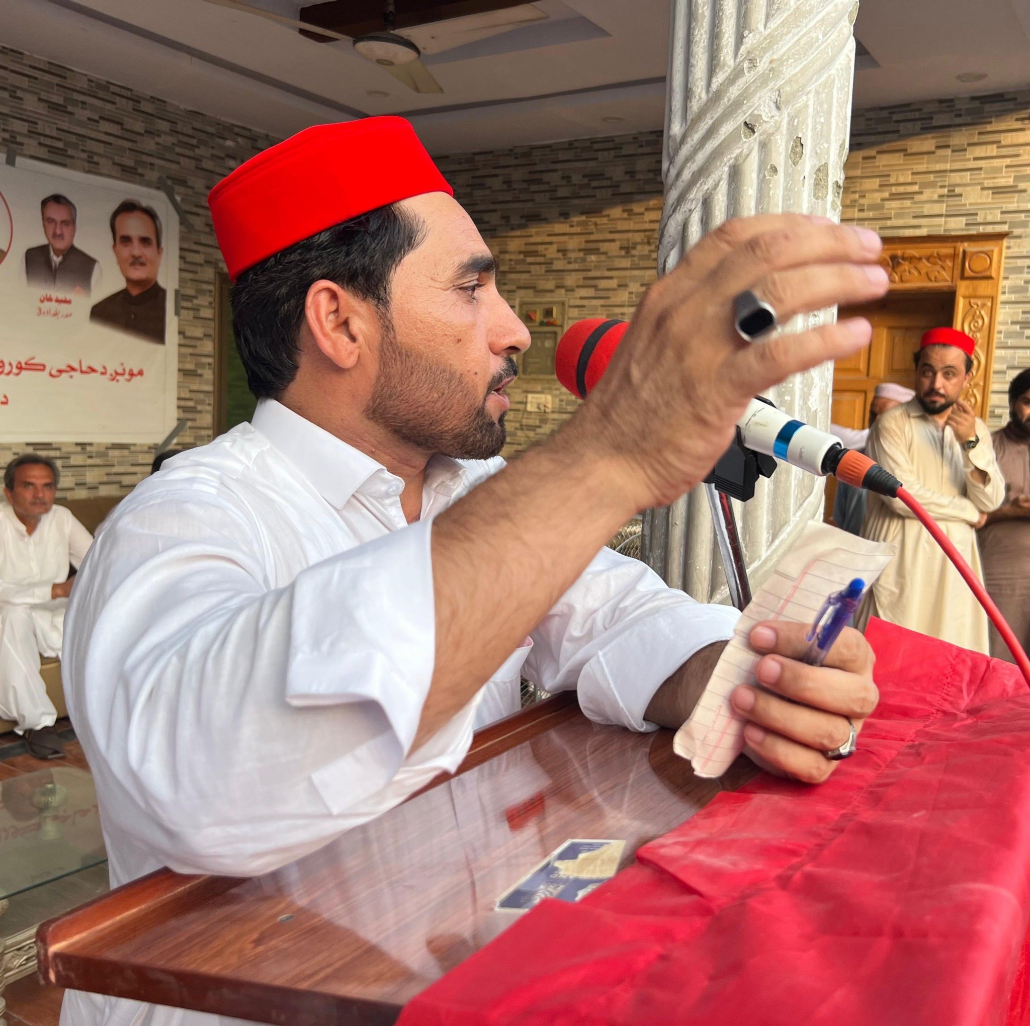 پلار ورلہ مہ وجنہ قاتلہ واڑہ بچی بہ یی کونڈہ مور سنگہ ساتینہ تا چی کو ...