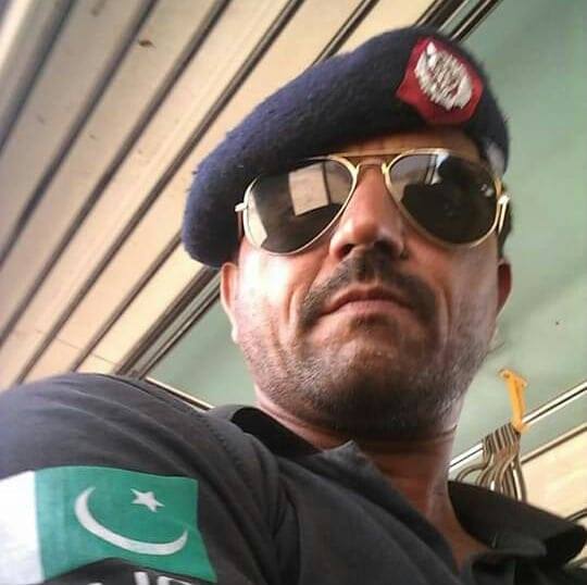 Police wala syed or quran ak sath #allah #alquran #tilawat #i̇slam # ...