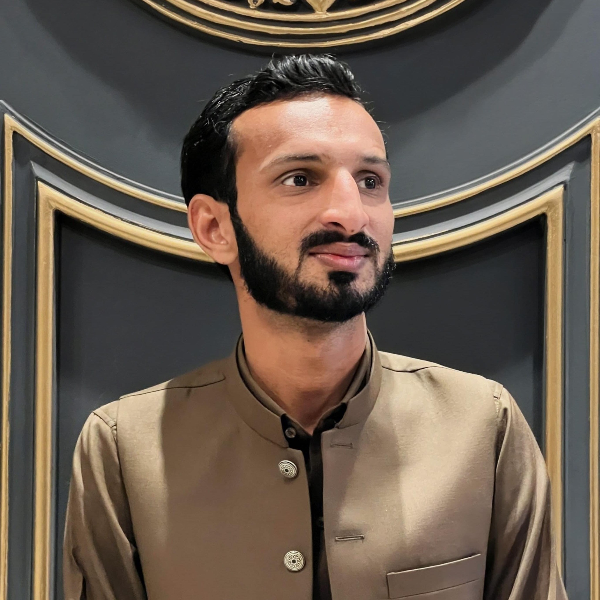 Okavians - بات ذرا پرانی ہے 🥀 جس جگہ آج کل خوبصورت جوڑے چہل قدمی کر رہے ...