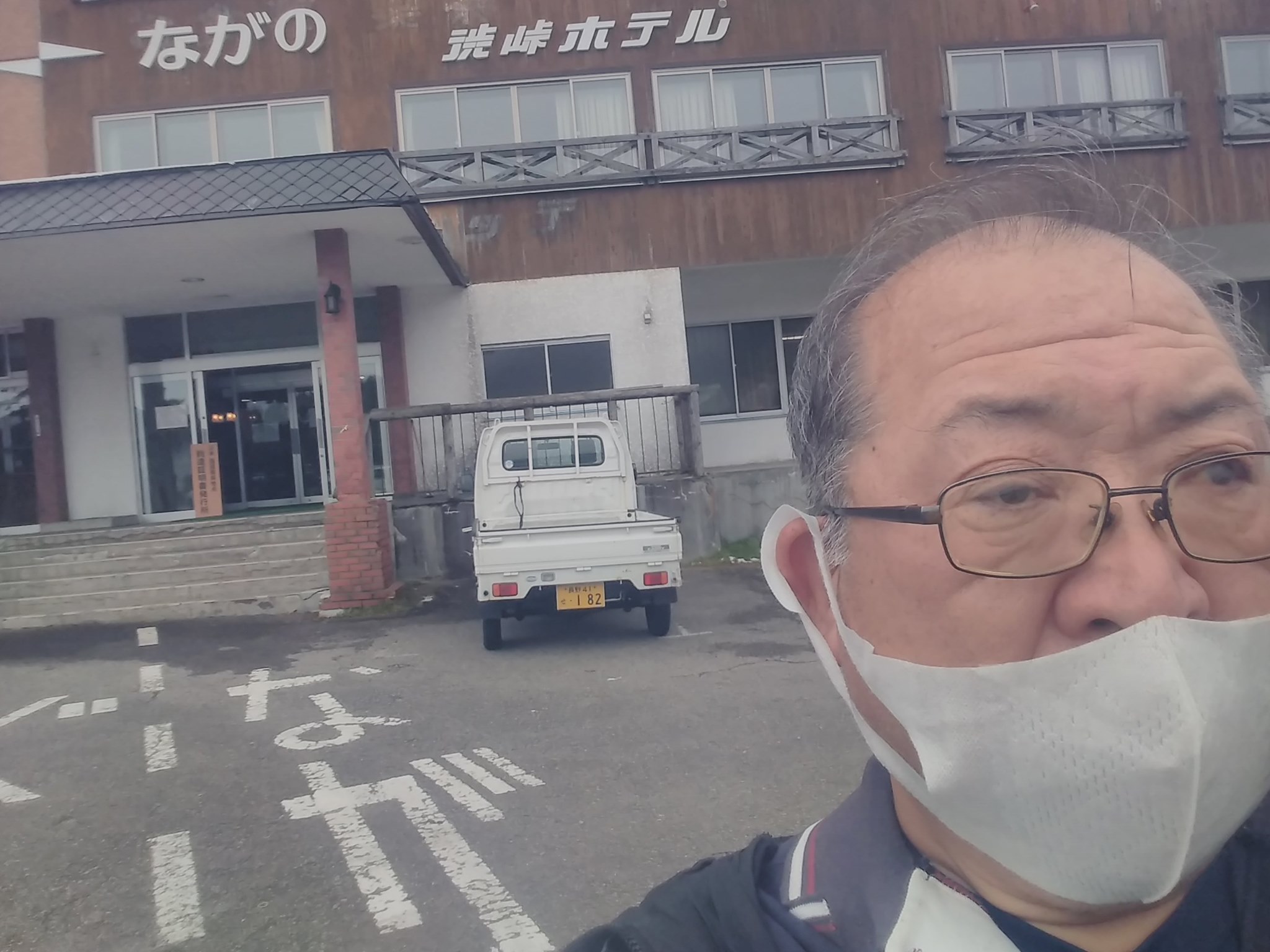 右から:伍代夏子さん（64）藤あや子さん（64）坂本冬美さん（59） | Facebook