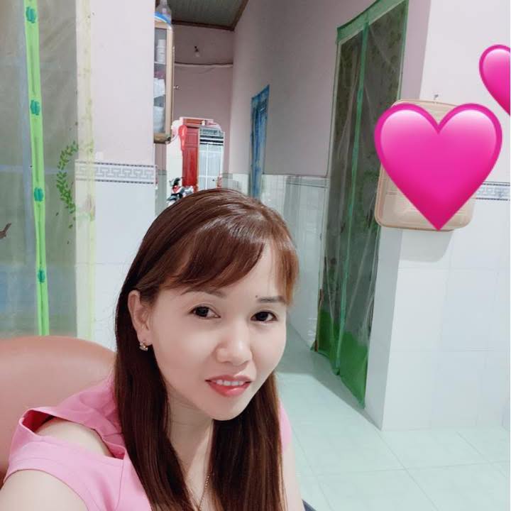 Ngày đầu tiên đi học. Em vừa đi vừa khóc. | Lê Thị Thu Hương