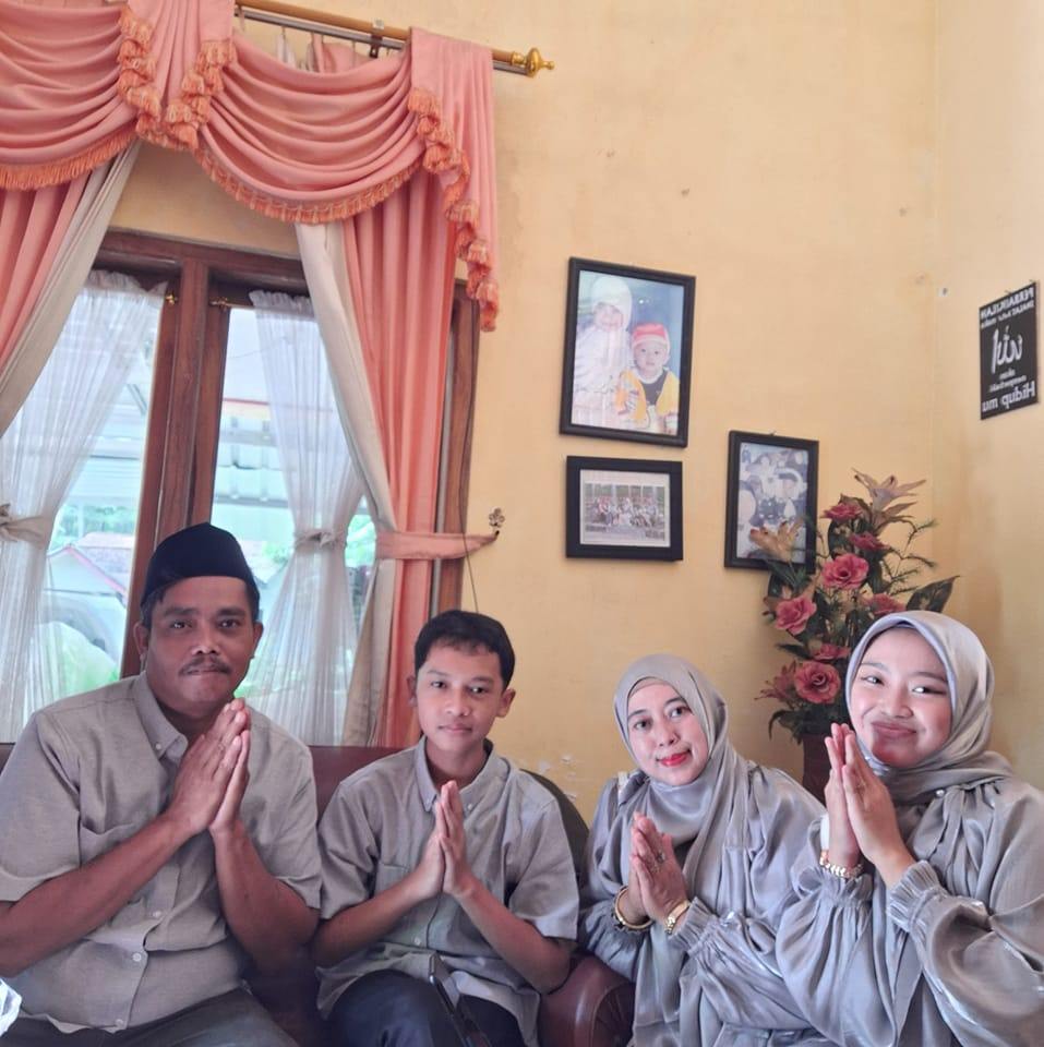 Membuat pot bunga dengan semen cair yang di bekukan | Frengki Sugiat