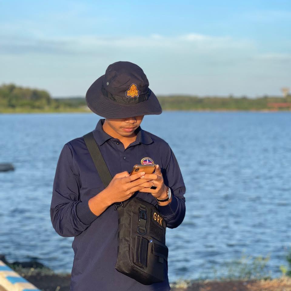 គ្រូអាយធីចិត្តល្អ - សម្រាប់ប្អូនៗ ចង់រៀន IT នៅ #វិទ្យាស្ថាន Setec ឬ ...