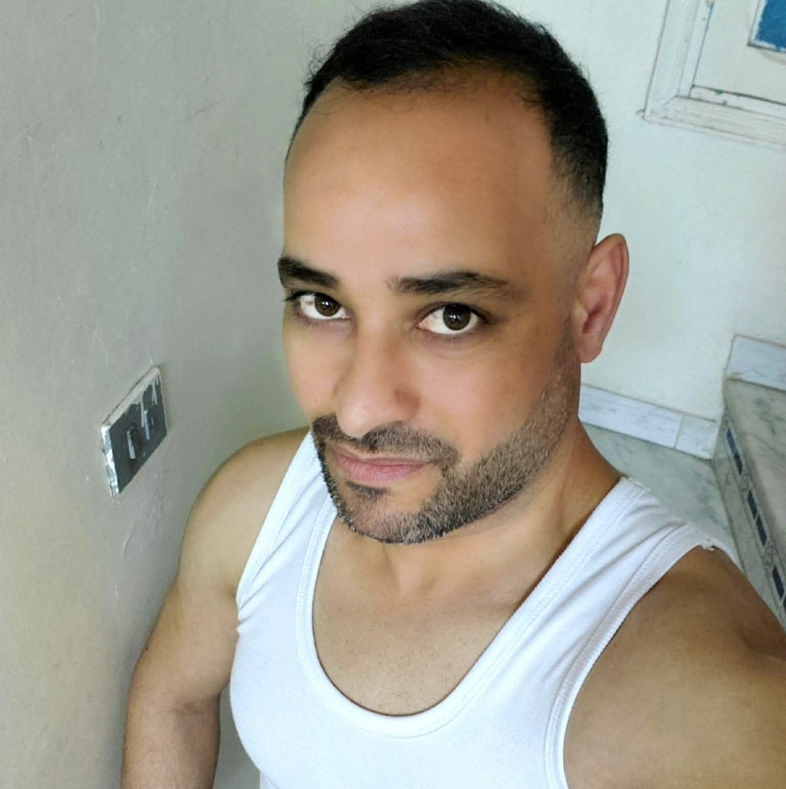 إحتجاج أهالي مدينة بنان على القطع المتكرر و المتواصل للكهرباء مع العلم ...