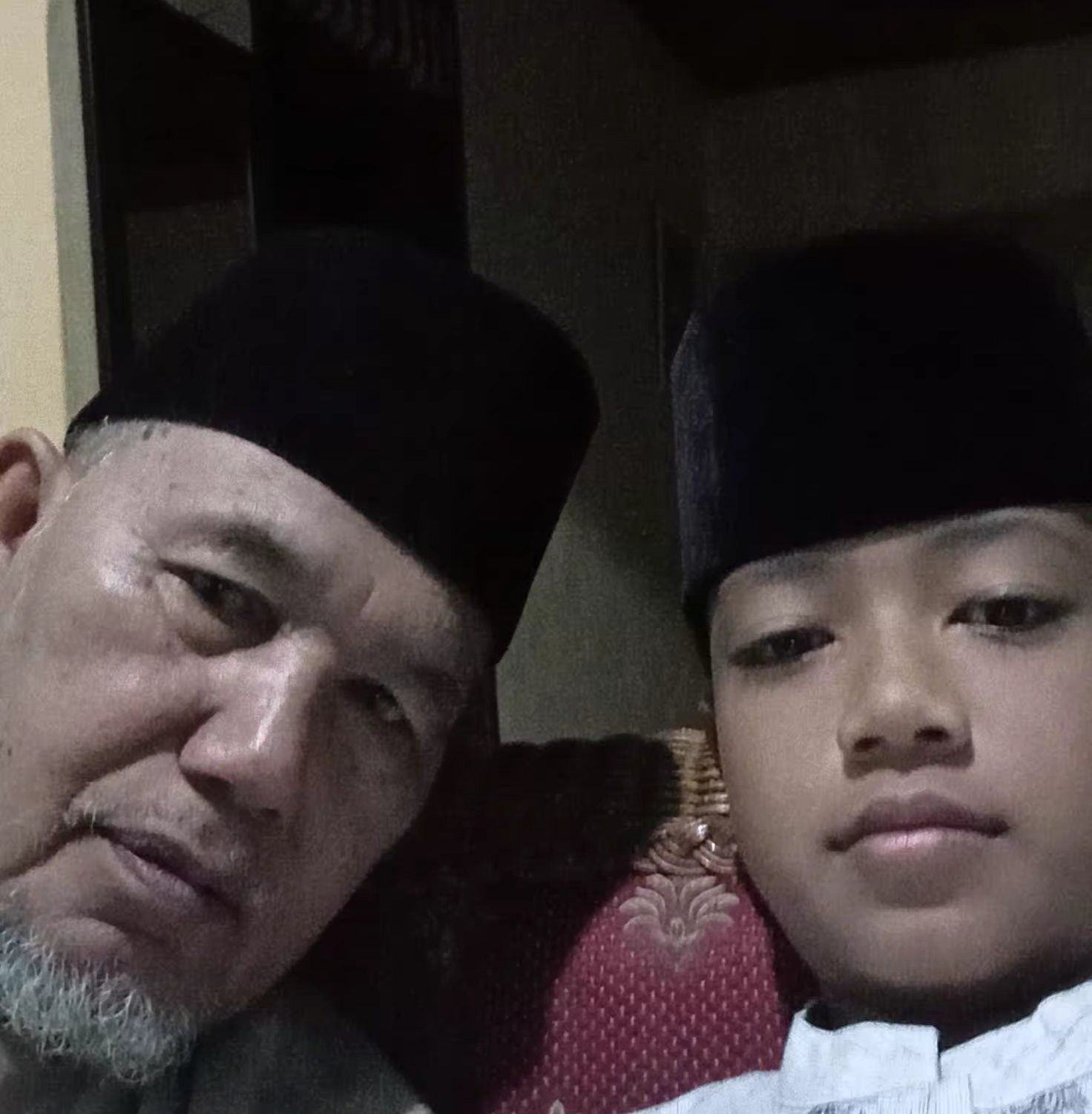 Hari musim hujan .. Apakah dak rumah atau toko anda bocor? Aspal cair ...