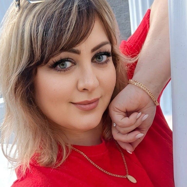 Natali Natali