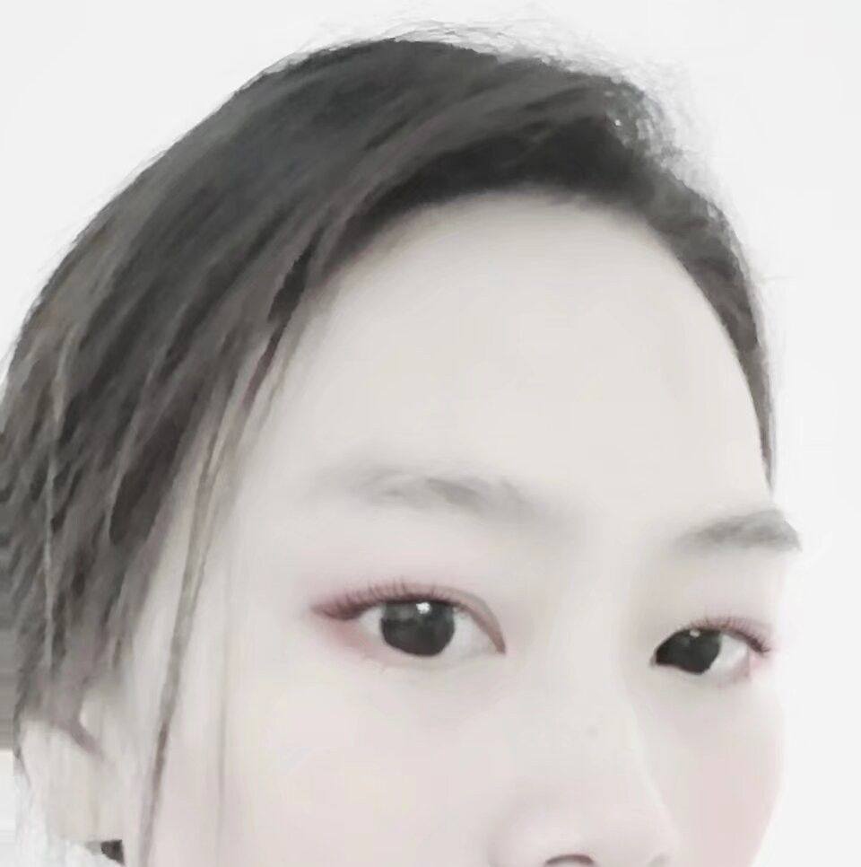 小孩一句话吓退江湖人 真正的底气从不在身形大小，刻在骨子里的气场无人敢惹；这不是嚣张，是家族遗传的气场😎这笑容里藏着刀吧！别看纹身花臂唬人 ...