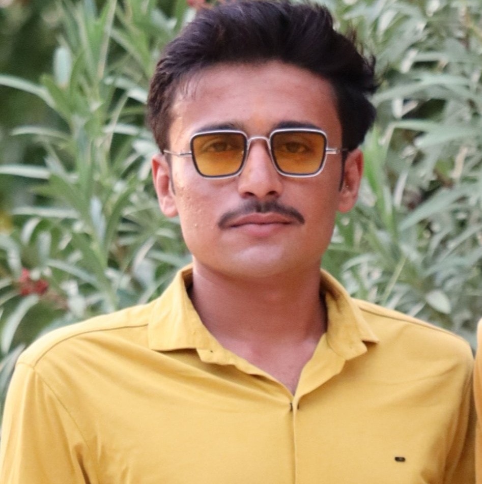 Geeta - Jay shesh Limboj MA ....jay Vadvada Dev જય મોગલ.. આપ સર્વે ...