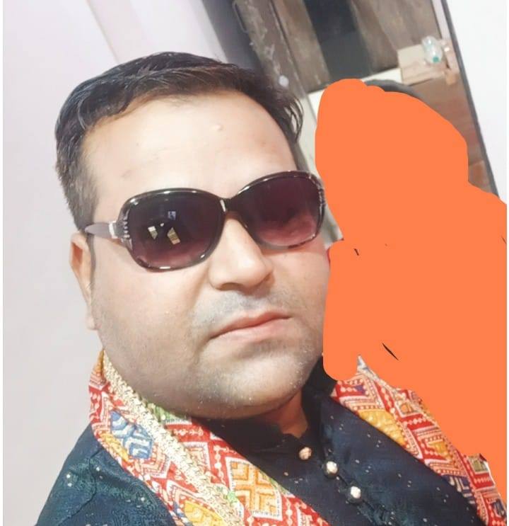 माता रानी के जगराते पर इस प्रकार का अश्लीन कपडे पहनाकर गरबा संचालक को ...