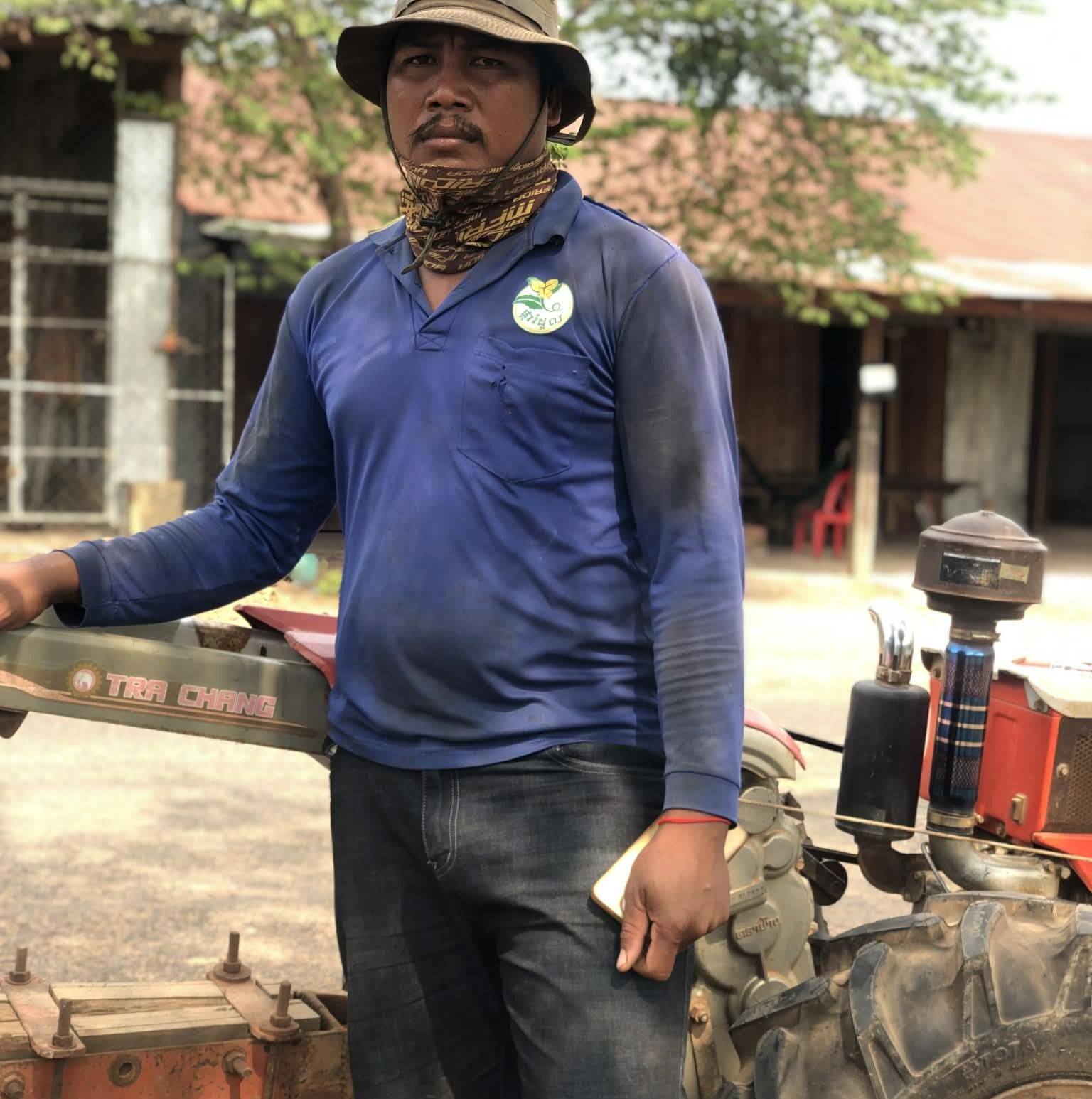 ភ្ជុំហើយដាច់លុ.យហើយមែនទេមេៗ 🤣 មកនេះមកខ្ញុំជួយបាន😘😘 Jong yey tha ...
