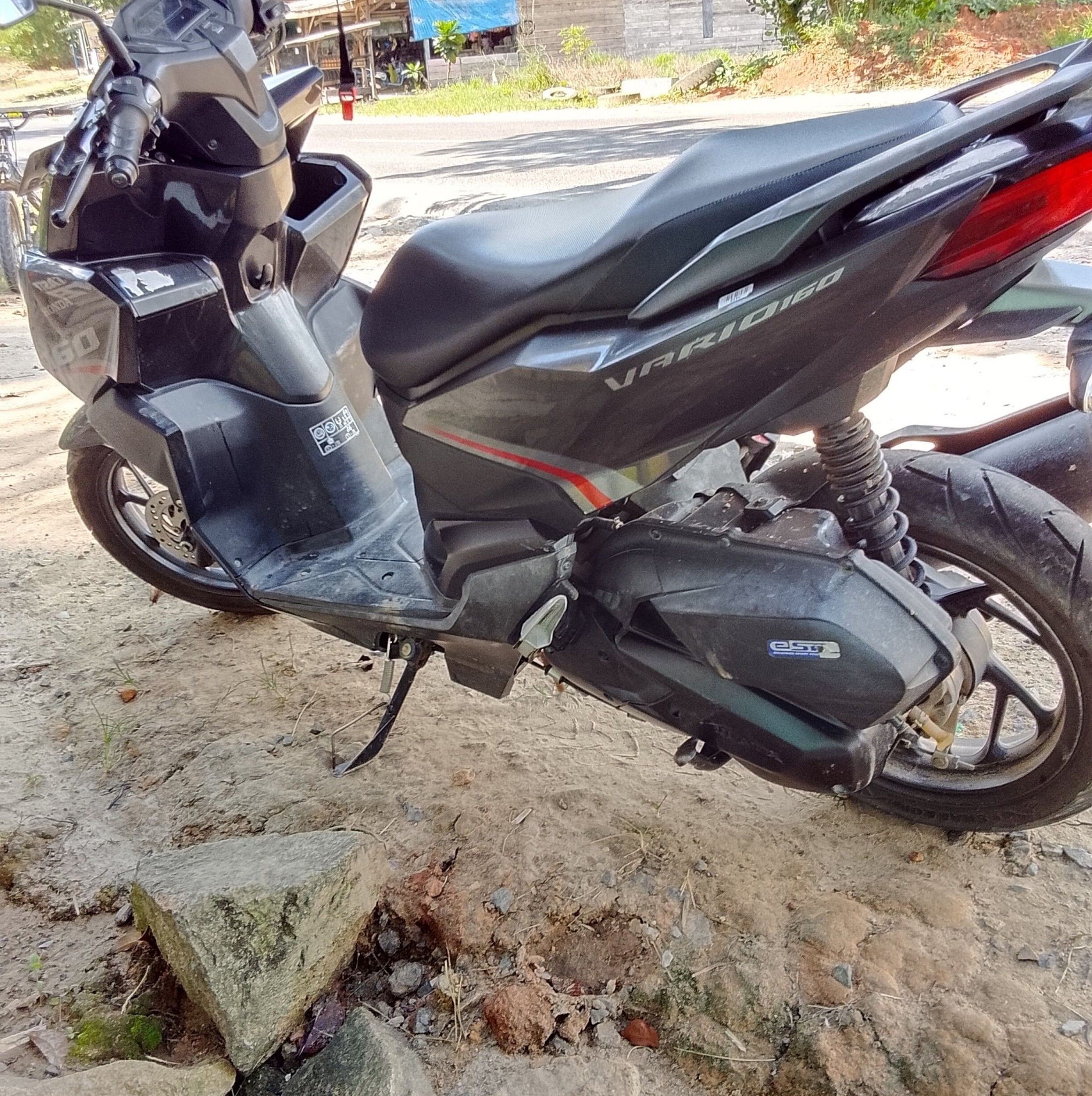 Sarah - Saya sangat senang memulai perjalanan kreatif baru ini dalam ...