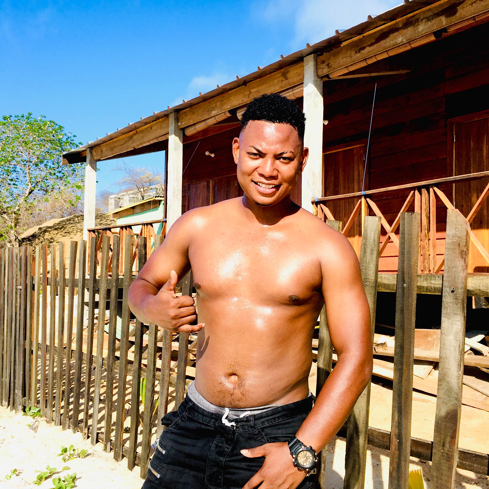 Tany sy trano ahofa na amidy Diego suarez | mbolatsara jiaby e ...alafo ...
