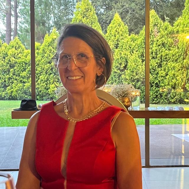 Hoje a Dra. Cristina está de parabéns 🤍 Feliz Aniversário! | Farmácia ...