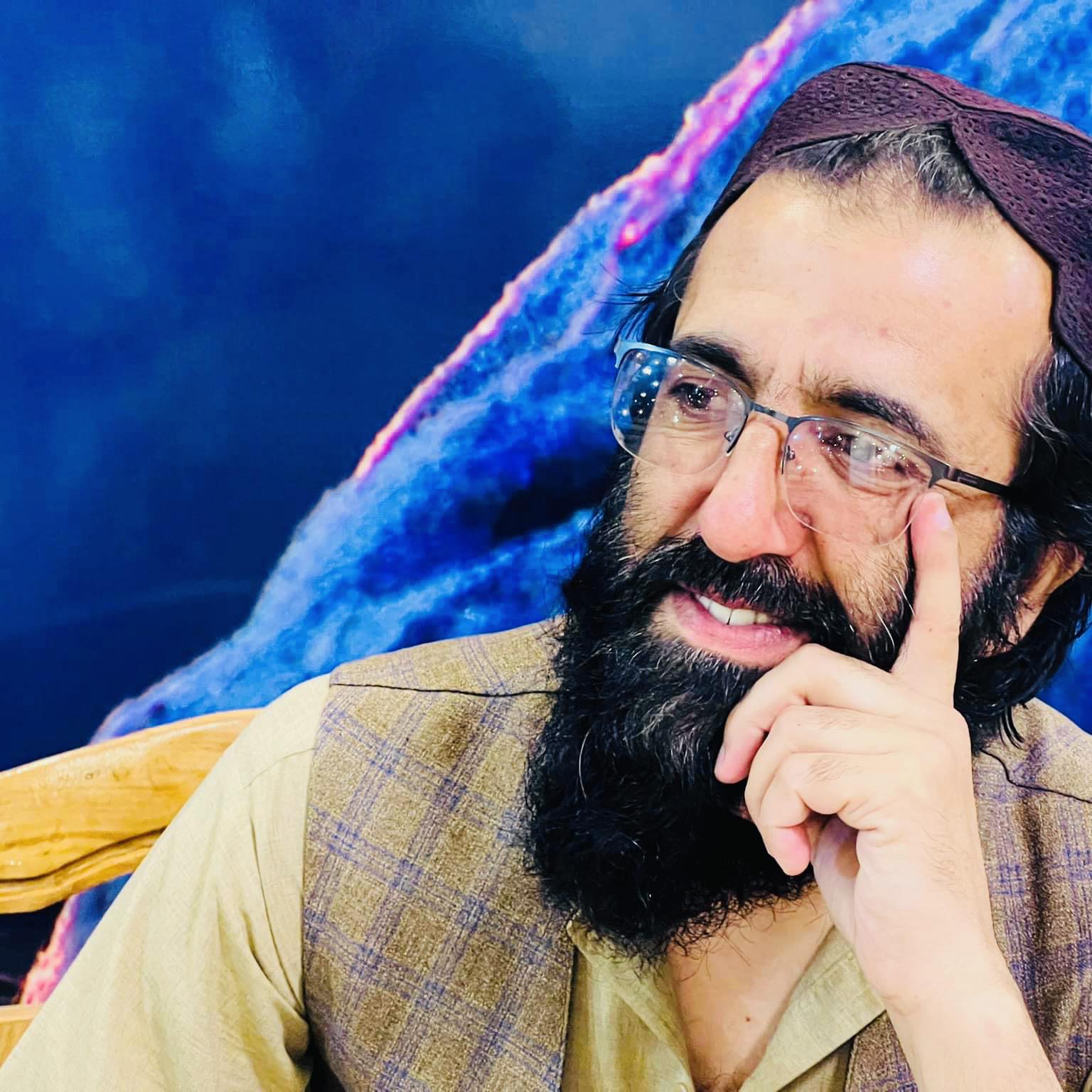 نازک خیالي که د خیال بې اعتدالي زما یو ماما چې نوم یې محمد نظیر ؤ موږ ...