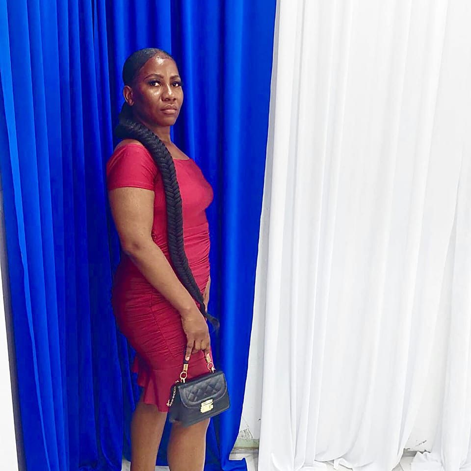 D sign say Dey closing down 🤷‍♀️idk but I get real thing 😫ps doh get ...