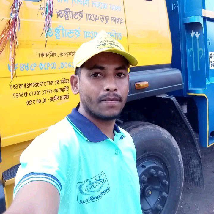 হাডুডু মাঠে যখন শাহ আলম ভাই খেলাধুলা করেন। | Rasel Driver | Facebook