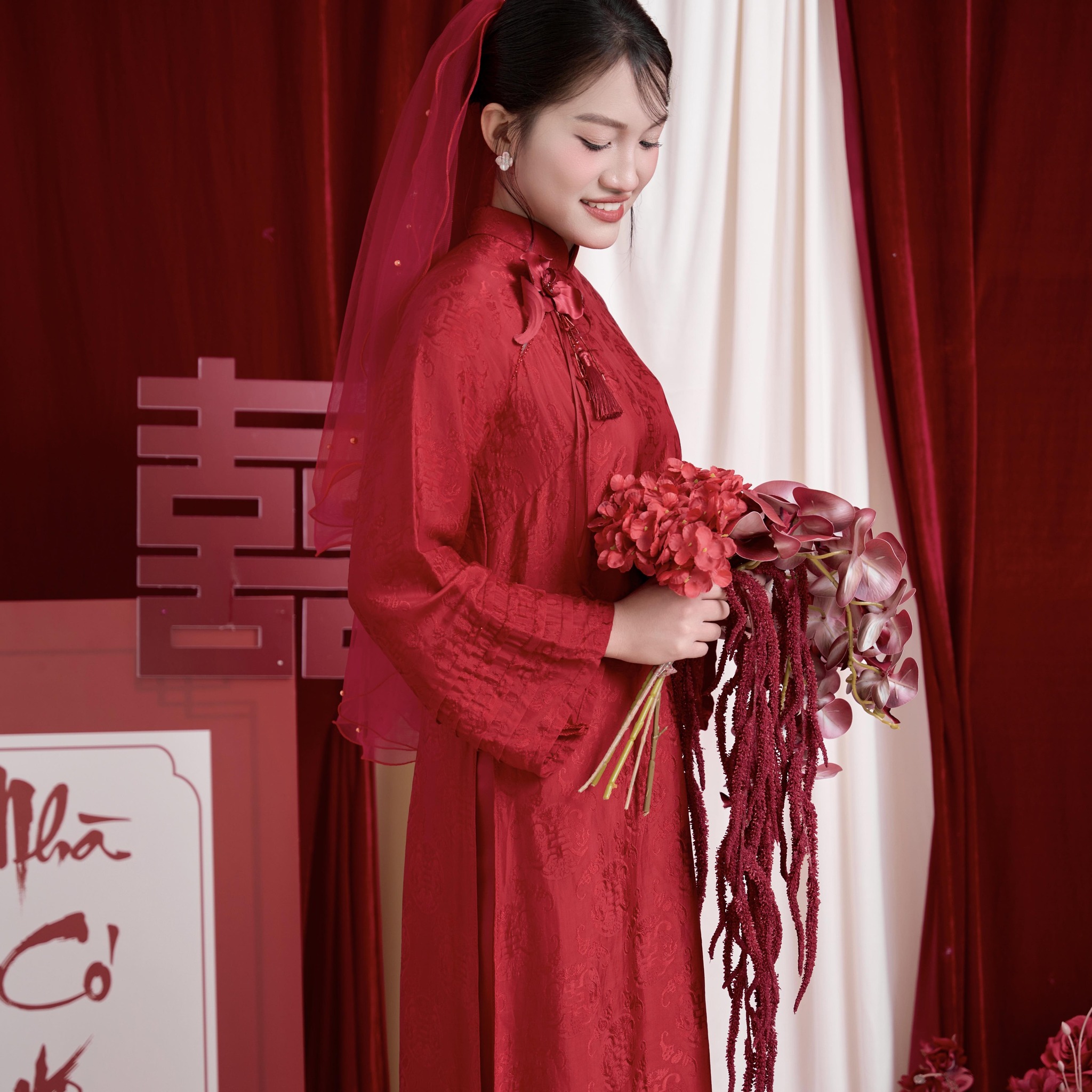 Hôm nay cho Hìnn xin phép làm màu, phông bạt một hôm thôi😍 Mãi iu Trần ...