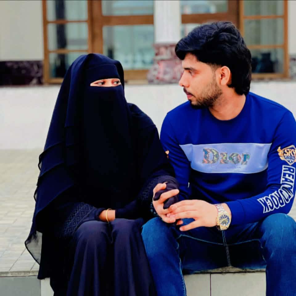 Kam par dhiyan do mere dxt kiyu ki ladki k sapna me raz kumar aata hai ...