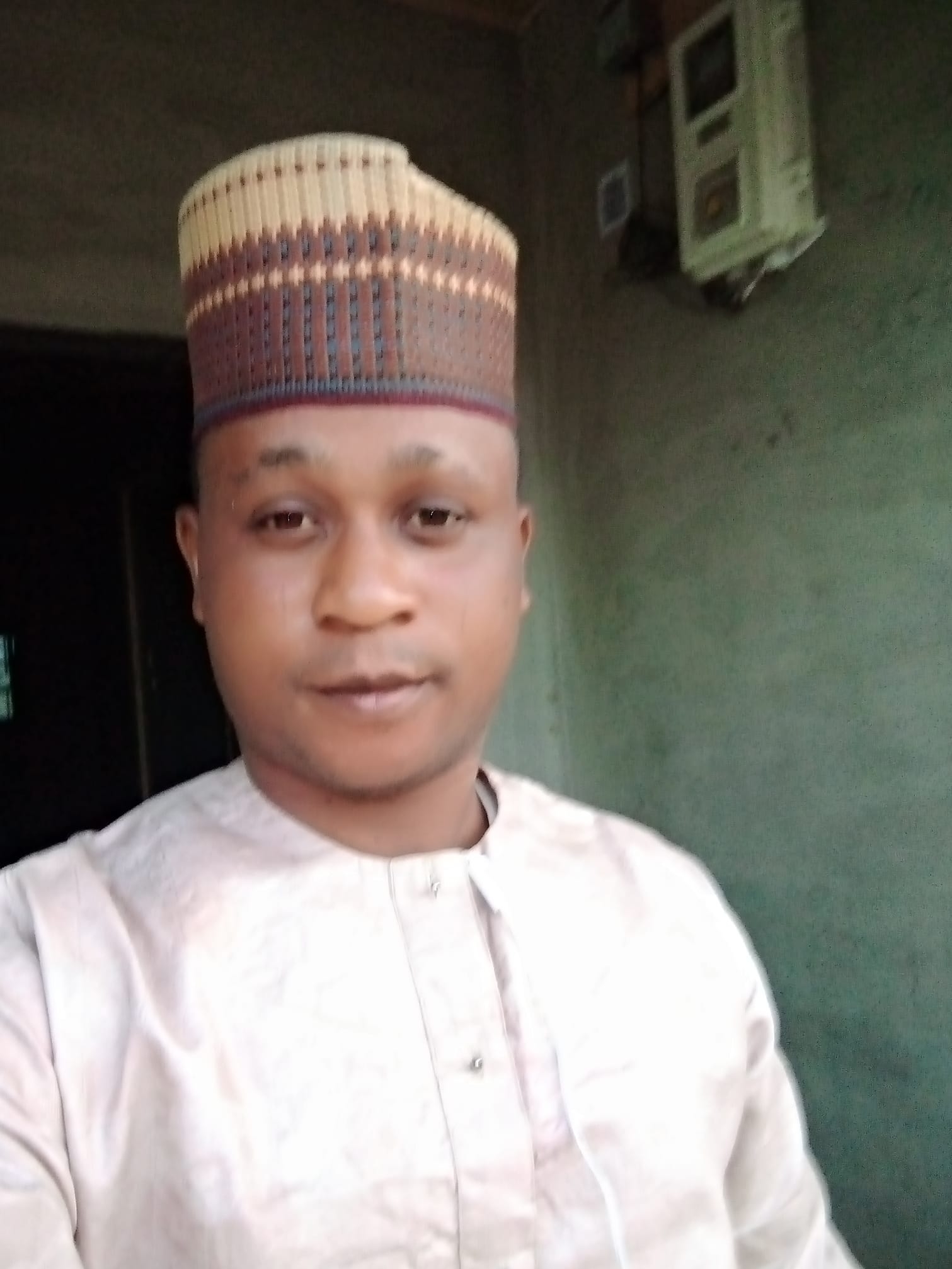 Eso fun baba oni ketekete koye se faari ni waju baba elesin funfun ...