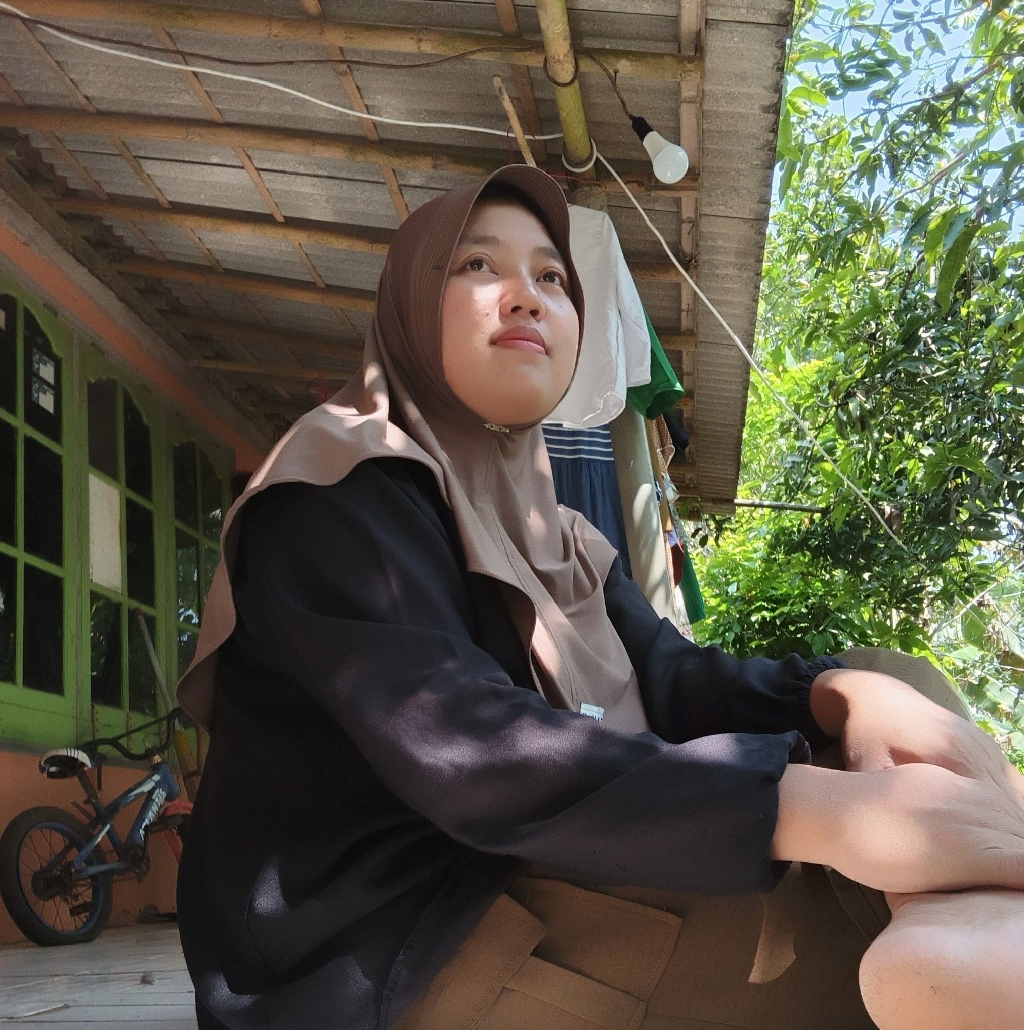 Anak nggak bisa masuk sekolah karena terkendala kartu KK. Karena sejak ...
