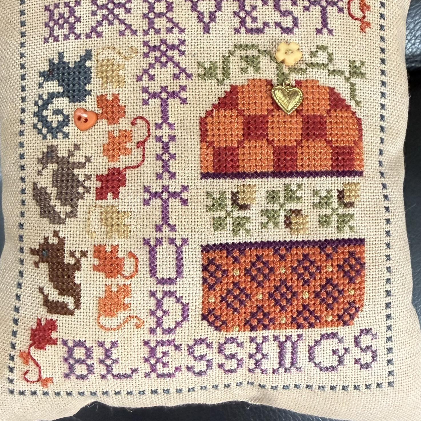 Crows and Pumpkins, a Cheri Payne design. | Privies & Prims