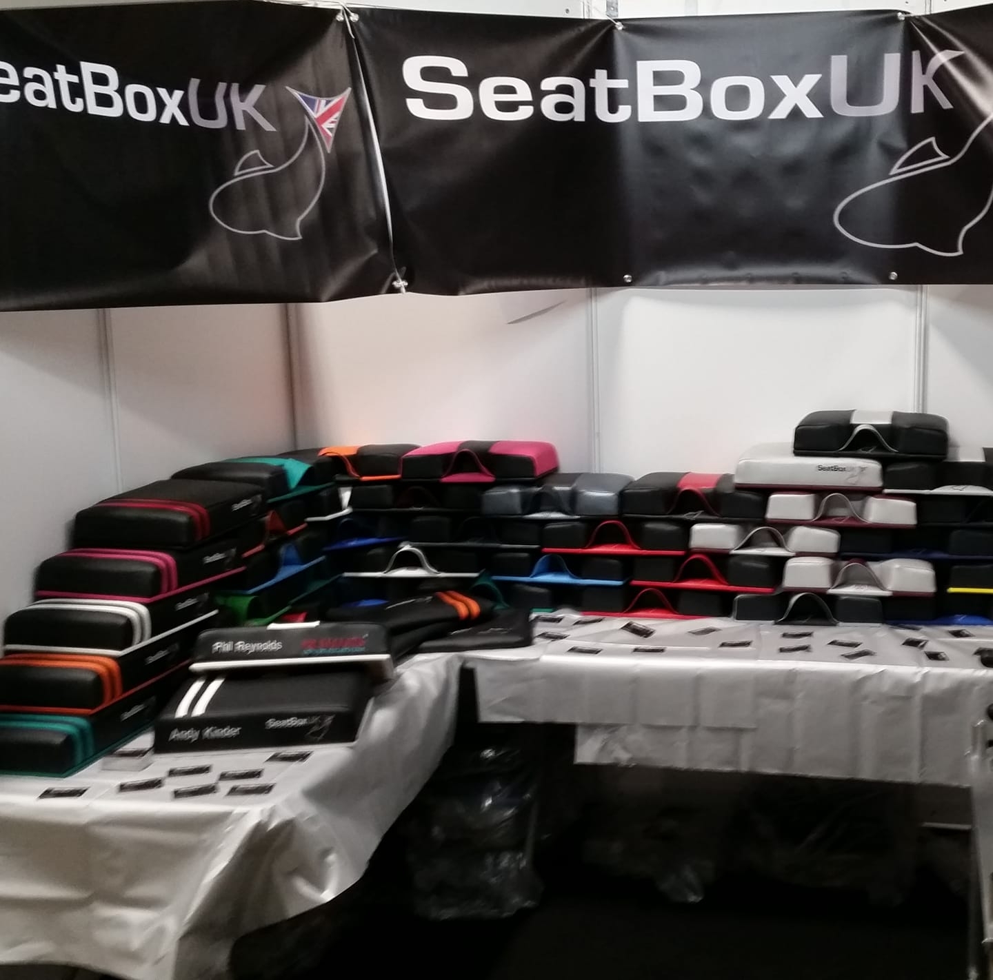 custom made fishing box seats Fish Fighter Guide Series Boat Seat with Slide Out Drawer with 4 drawer colors (Red) : Sports & Outdoors Utilize wasted space under boat seats and bring more tackle with the Heavy Hauler Outdoor Gear Gear Box Hinge Mount High Back Seats