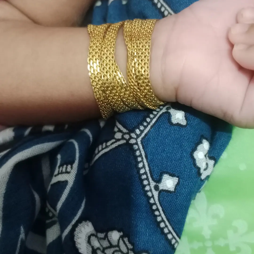প্রিয় বউ, আজকের দিনটা তোমার, কিন্তু তোমার জীবনের প্রতিটা দিন শুধু আমার ...